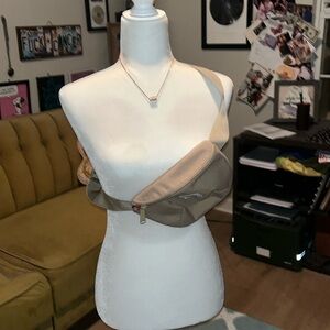 Herschel Fourteen Waist/ Over The Shoulder Bag